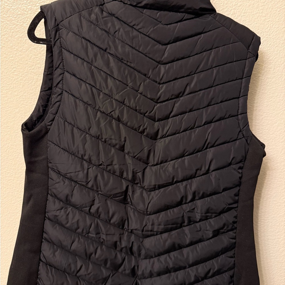 Soprano Women's Black Quilted Vest with Faux Fur - Picture 4 of 6